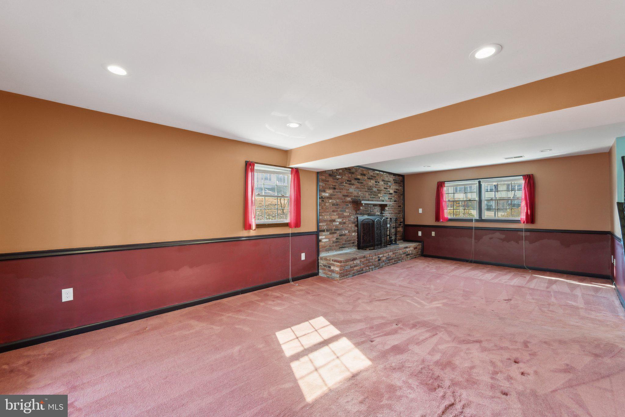 2510 PEMBROKE COURT