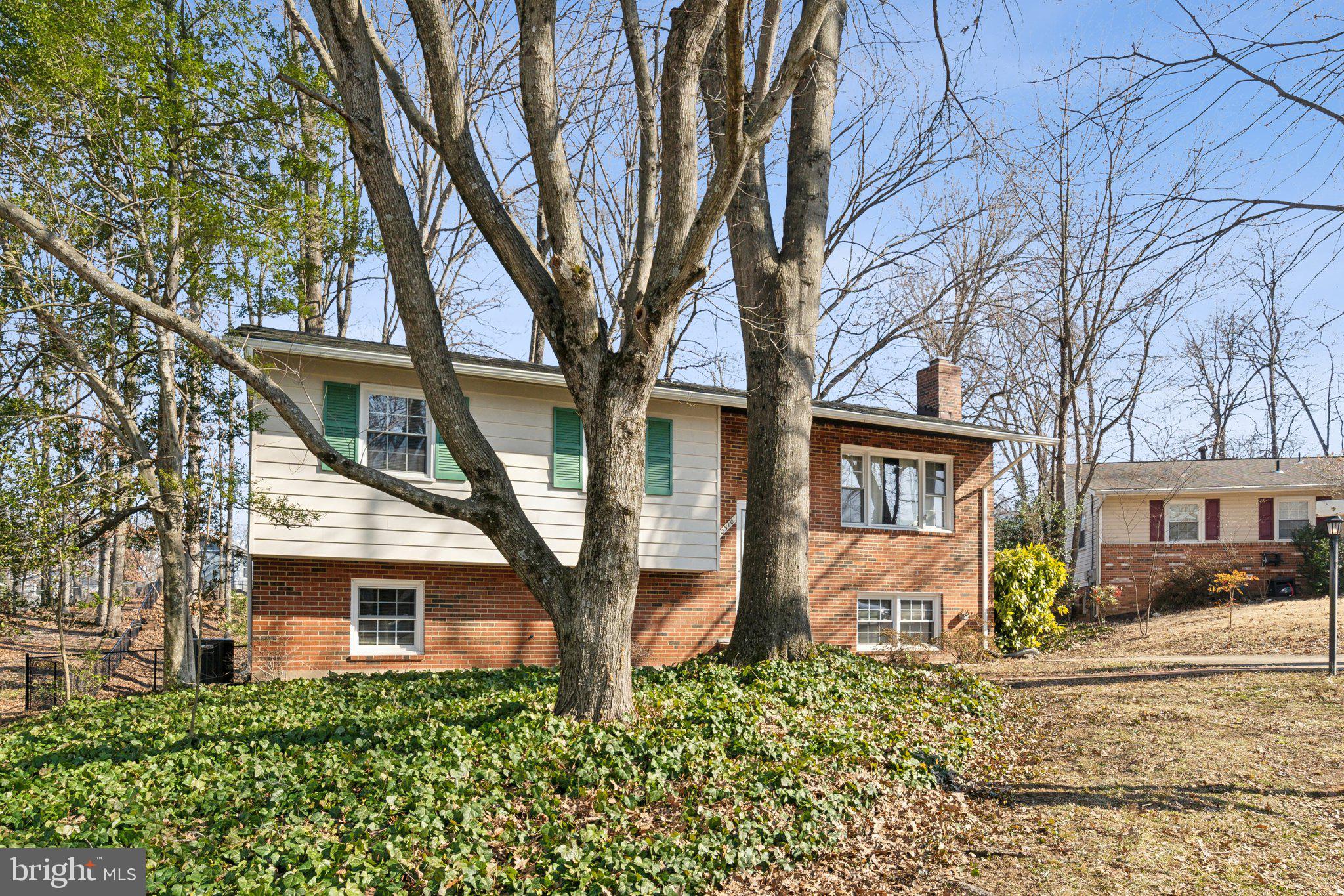 2510 PEMBROKE COURT