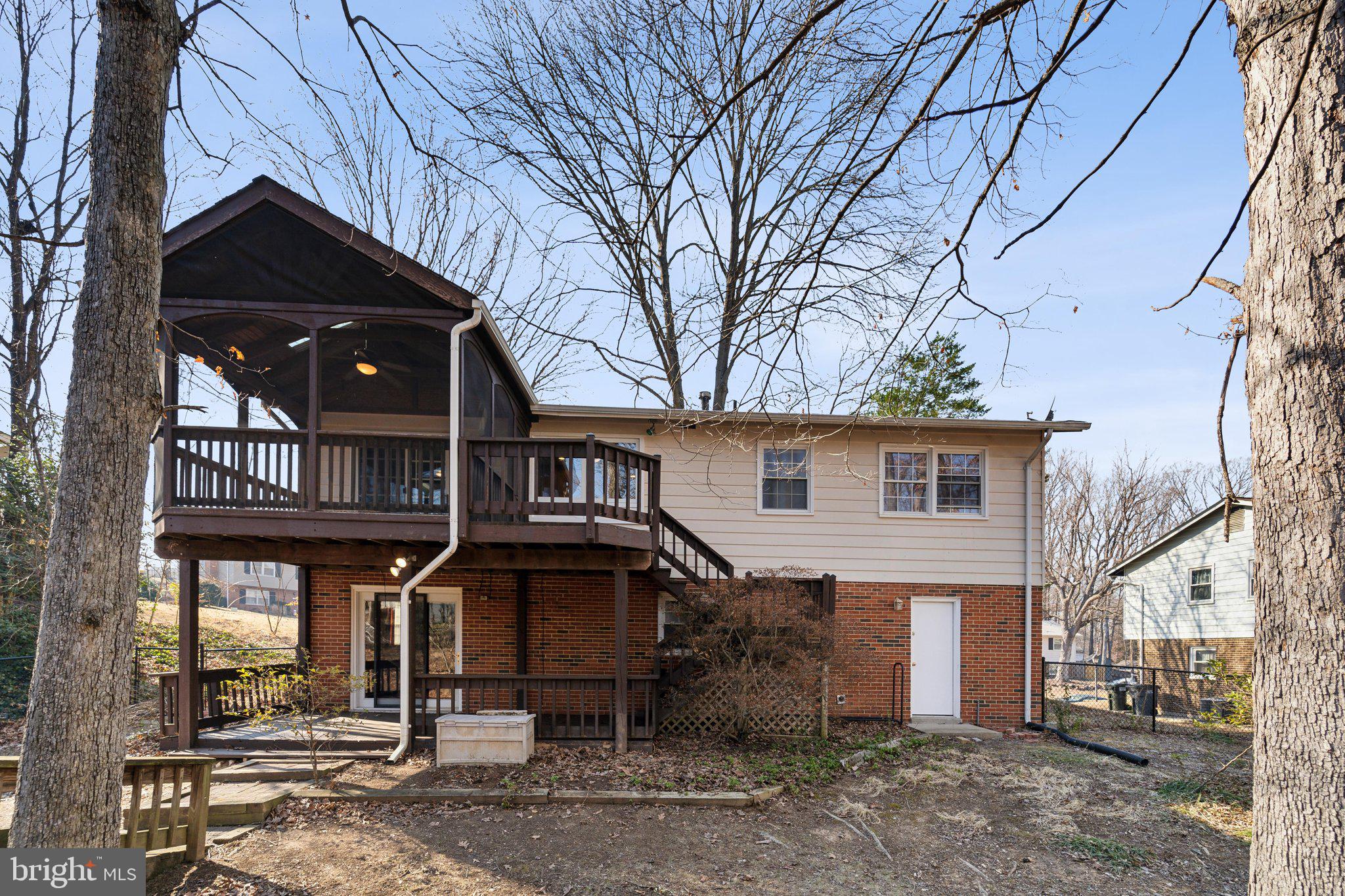 2510 PEMBROKE COURT