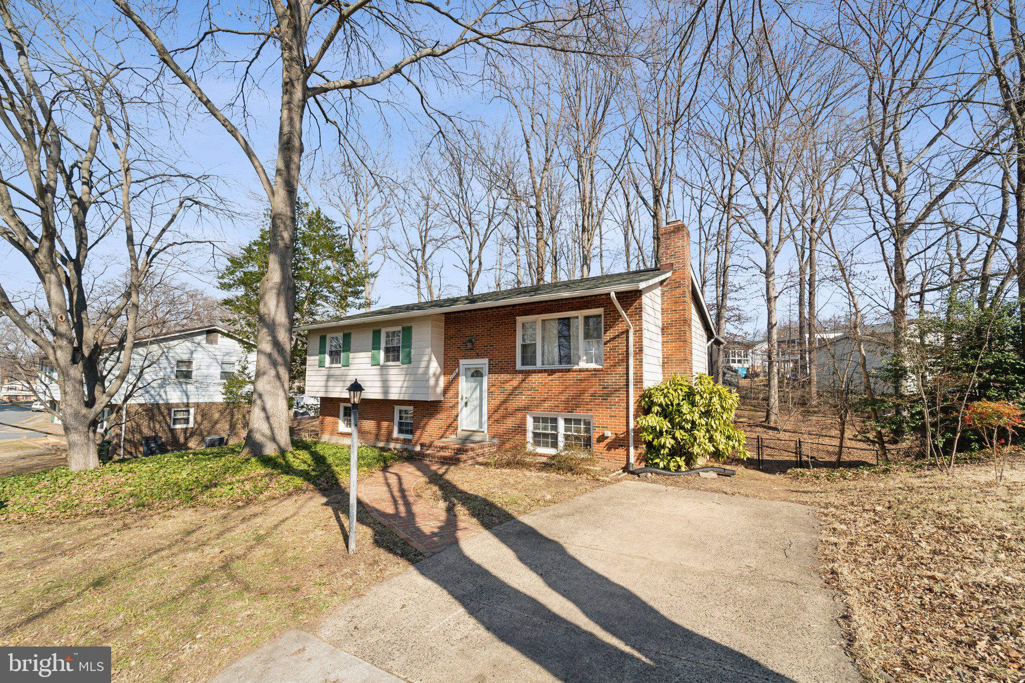 2510 PEMBROKE COURT