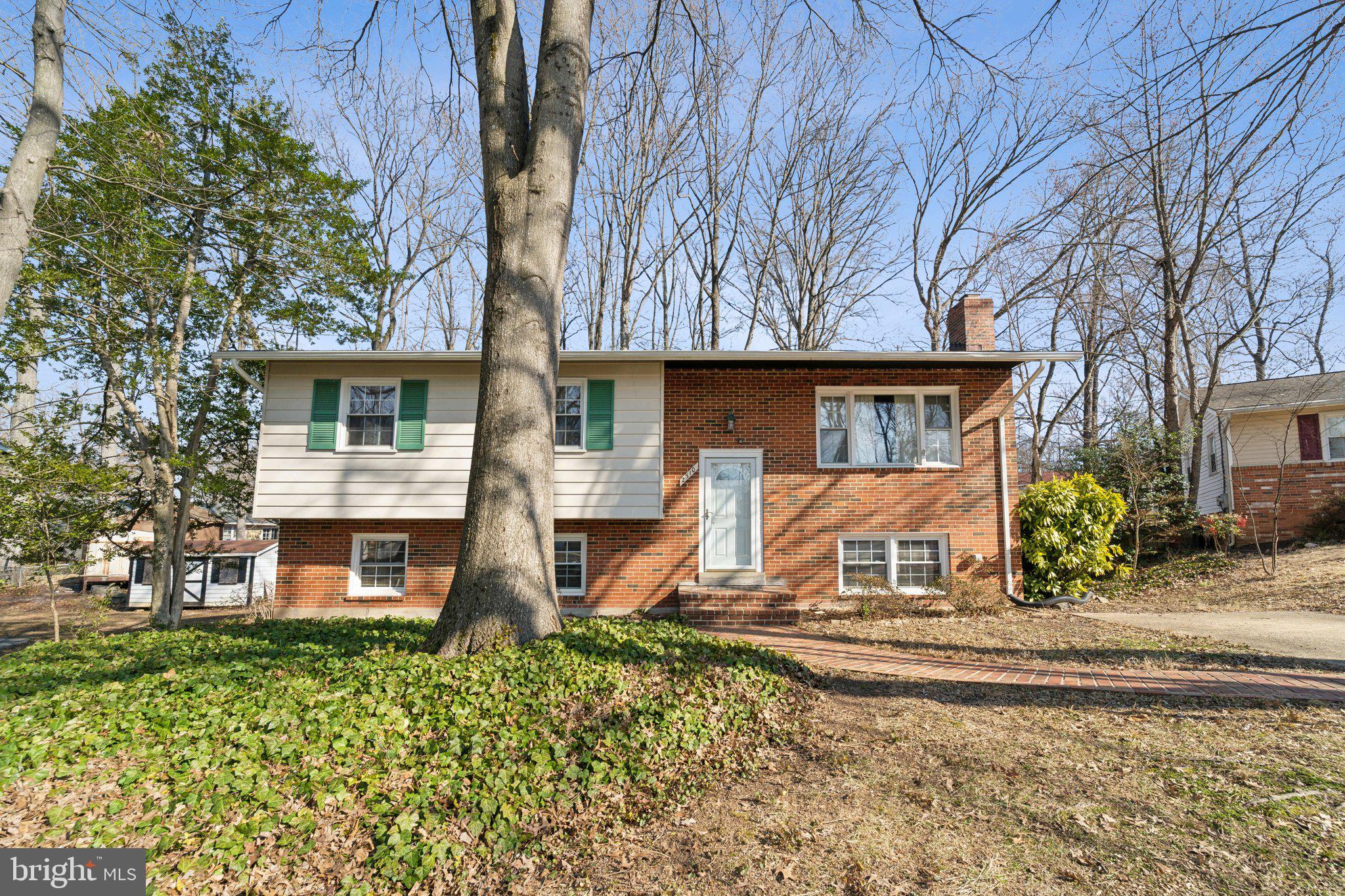 2510 PEMBROKE COURT