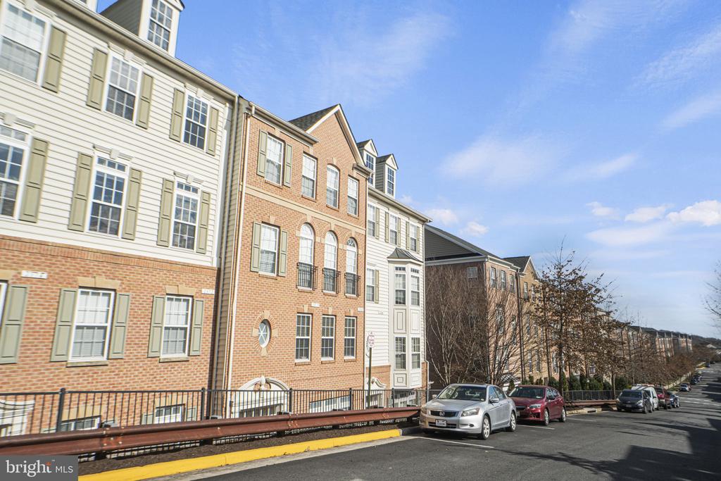2368 MERSEYSIDE DRIVE