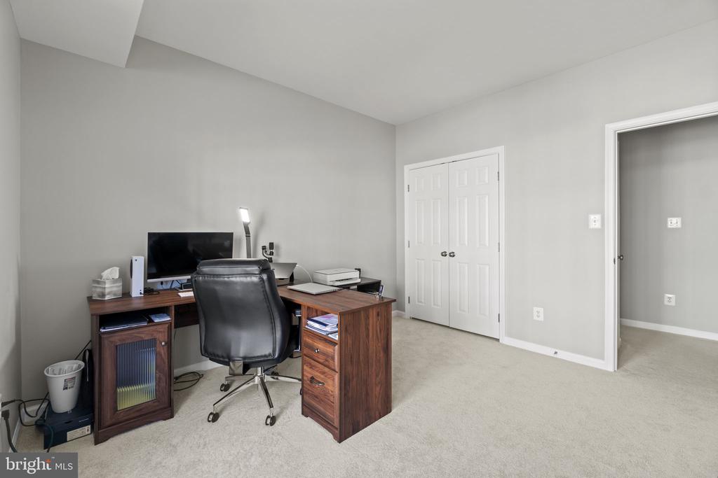 2368 MERSEYSIDE DRIVE
