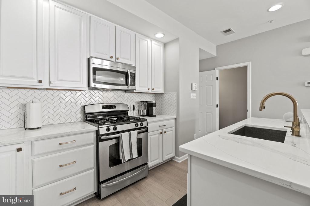 2368 MERSEYSIDE DRIVE