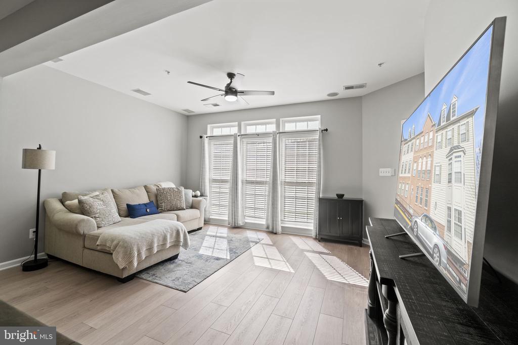 2368 MERSEYSIDE DRIVE