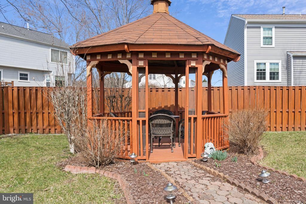 3496 LACROSSE COURT