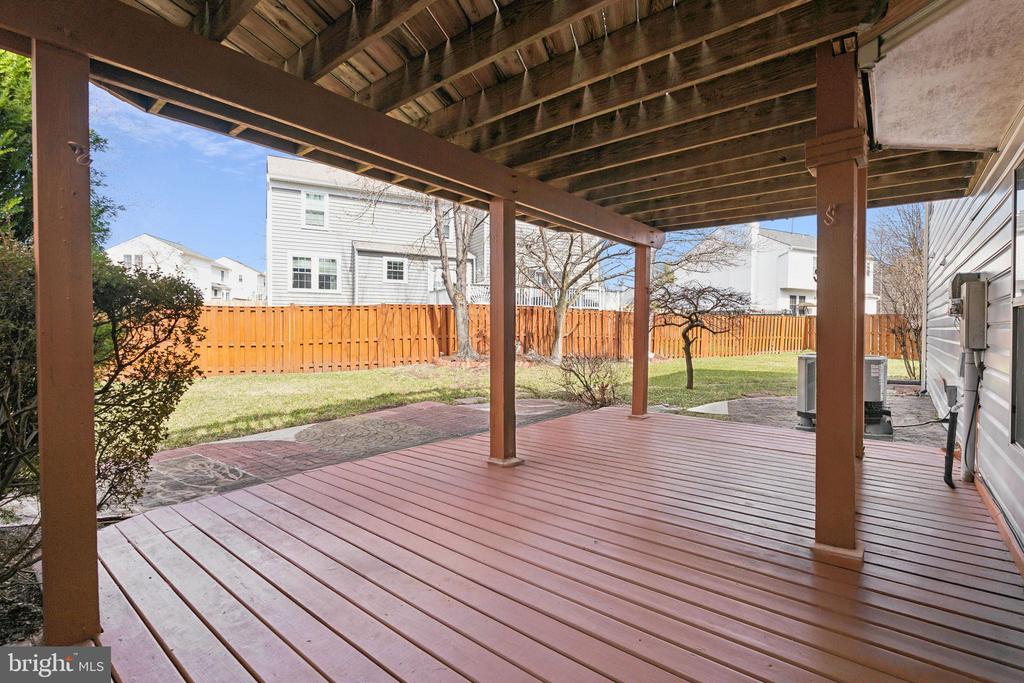 3496 LACROSSE COURT