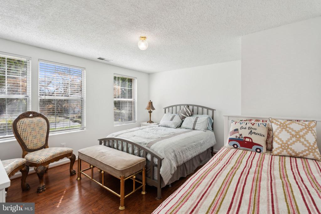 3496 LACROSSE COURT
