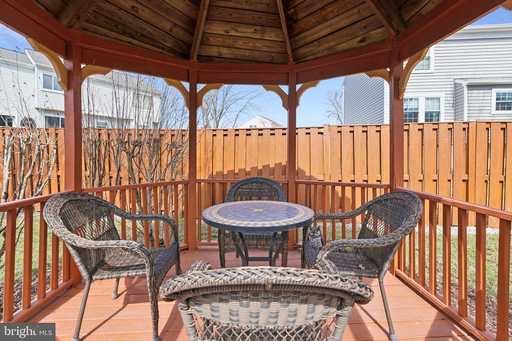 3496 LACROSSE COURT