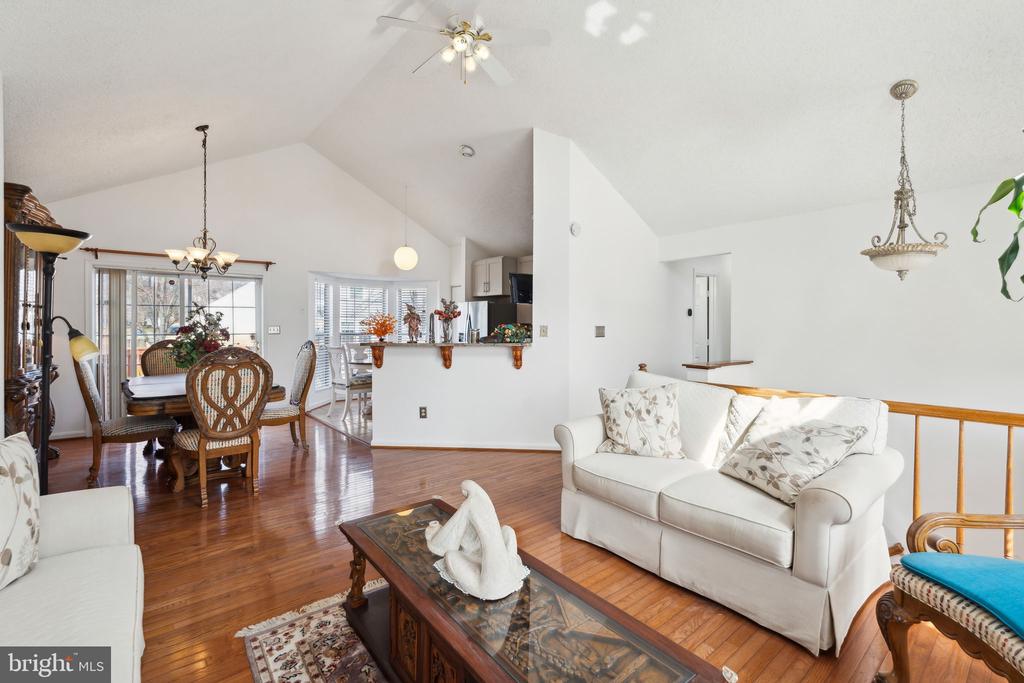 3496 LACROSSE COURT