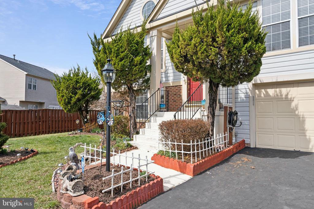 3496 LACROSSE COURT