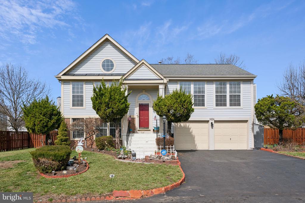 3496 LACROSSE COURT