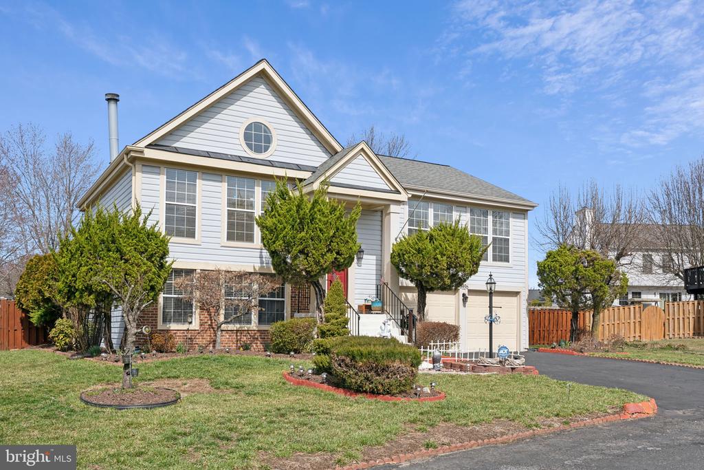3496 LACROSSE COURT