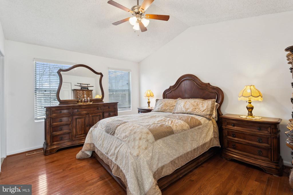 3496 LACROSSE COURT