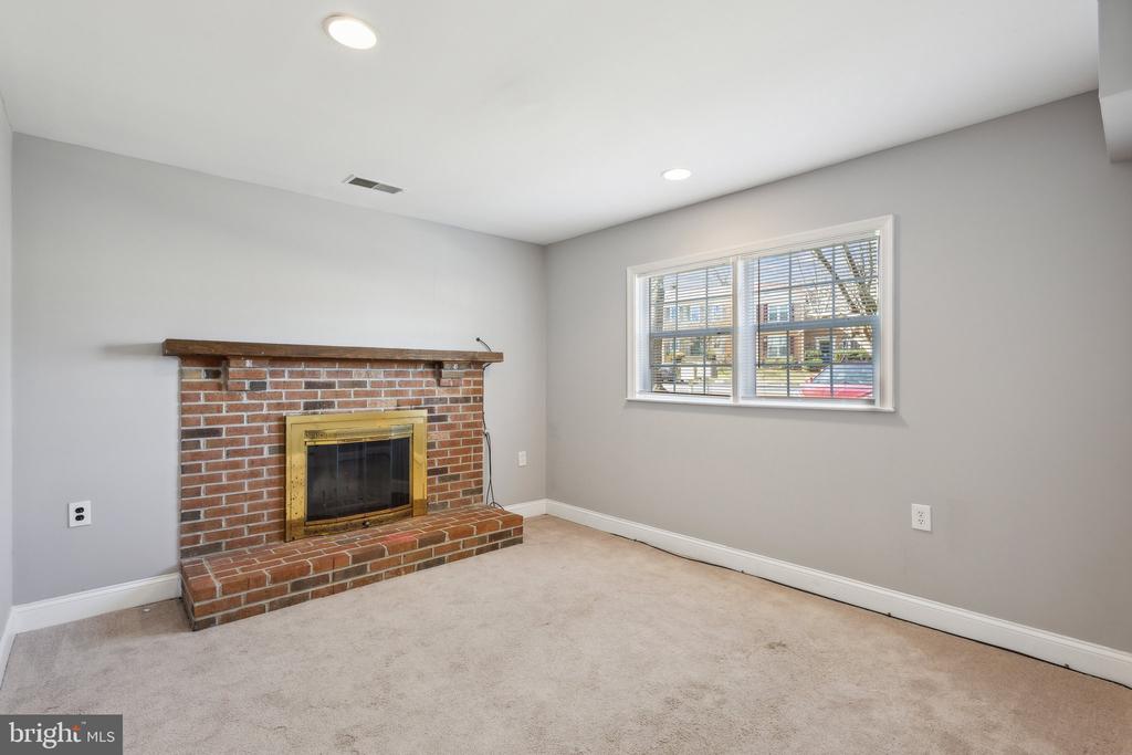 3824 OGILVIE COURT