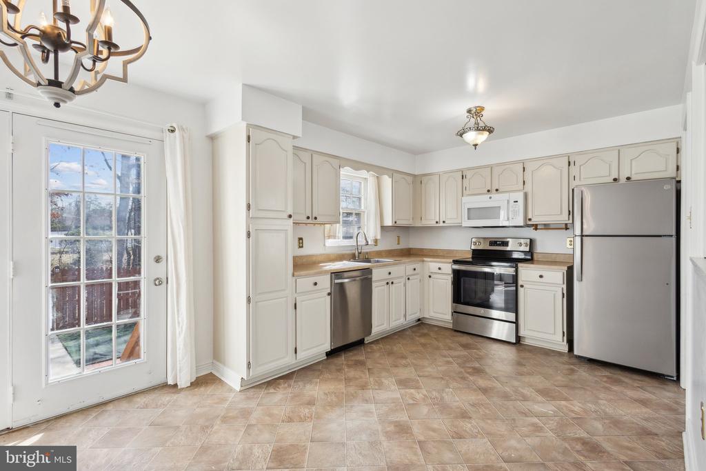 3824 OGILVIE COURT