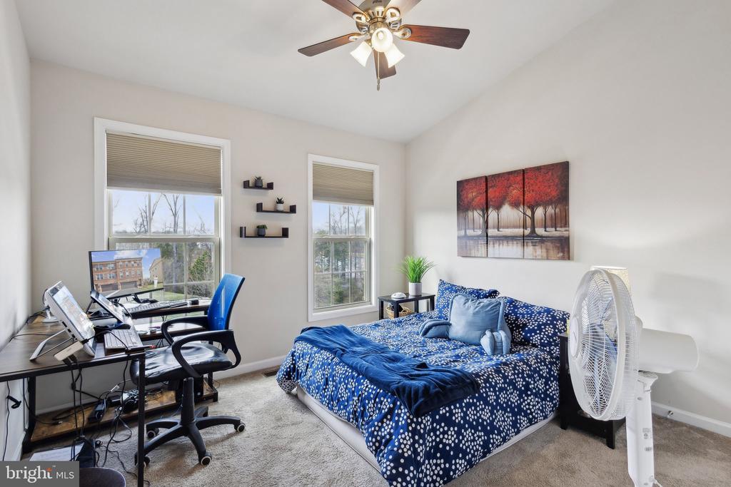 6711 PINCHOT LANE