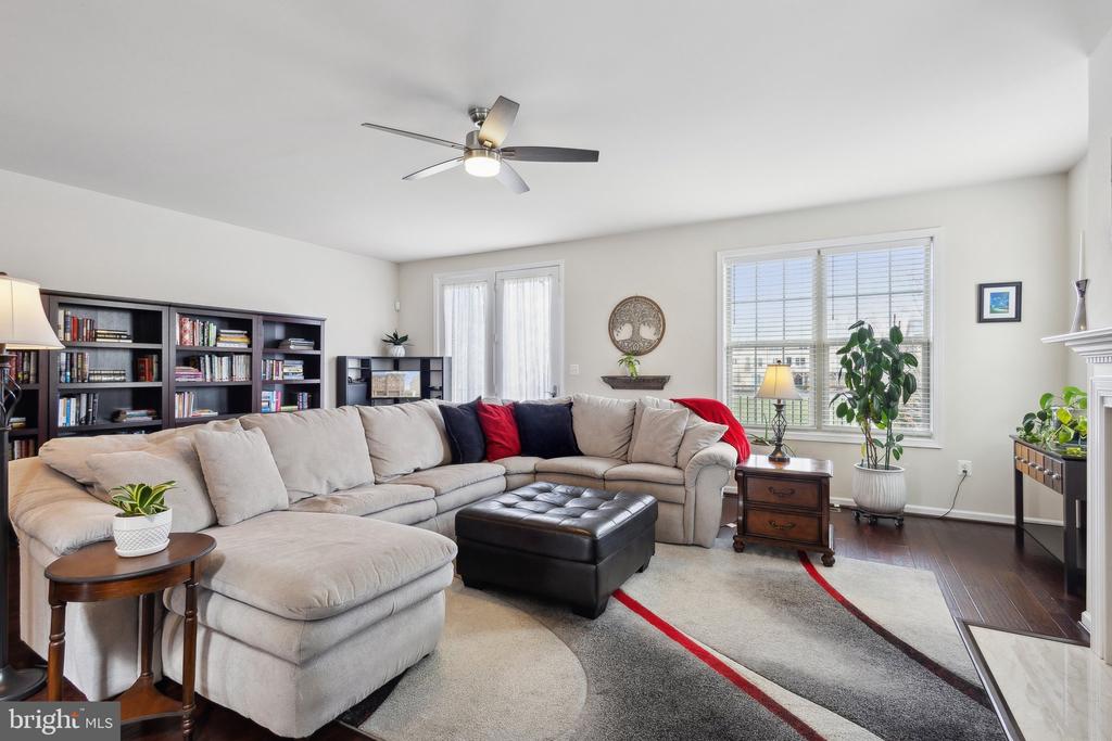 6711 PINCHOT LANE