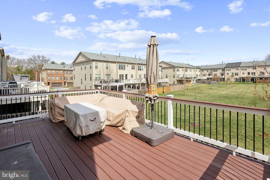 6711 PINCHOT LANE