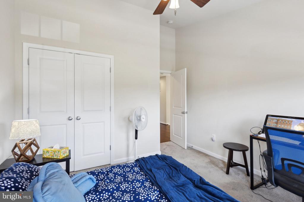 6711 PINCHOT LANE