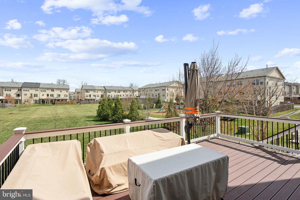 6711 PINCHOT LANE