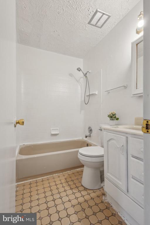 4726 KELLOGG DRIVE