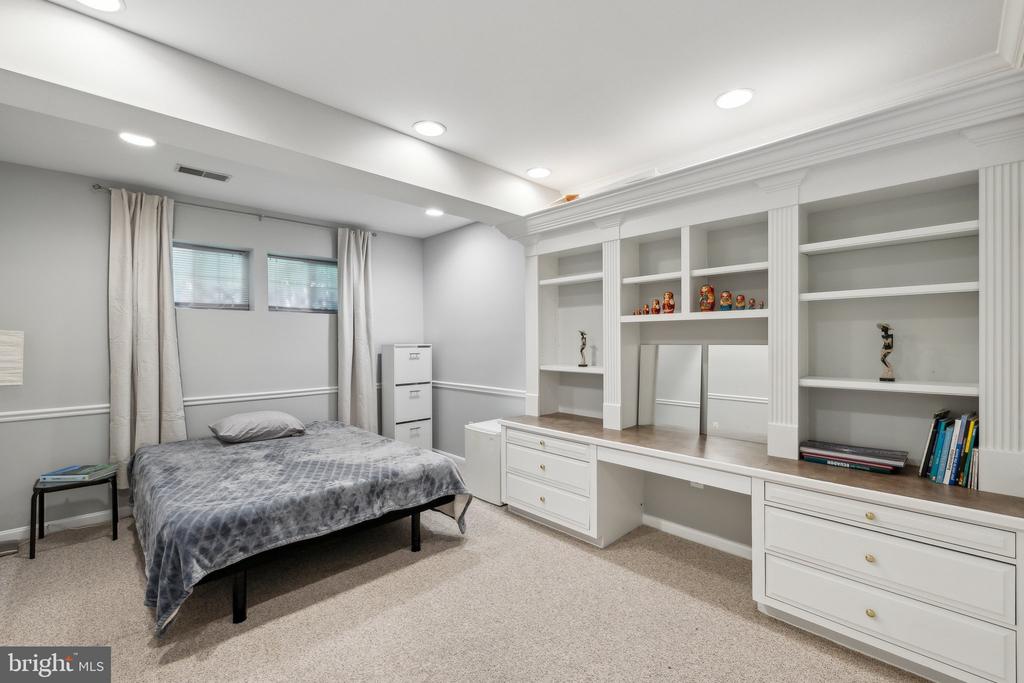 4843 MONTEGA DRIVE