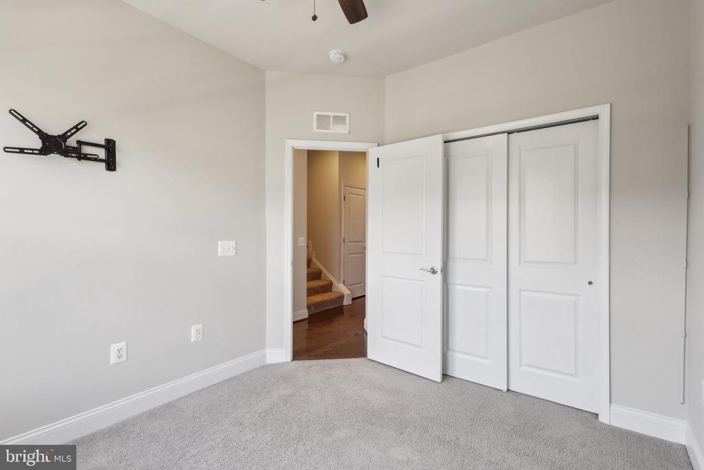 1909 GREENBRIAR HALL ROAD