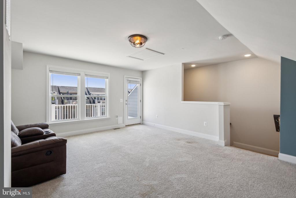 1909 GREENBRIAR HALL ROAD