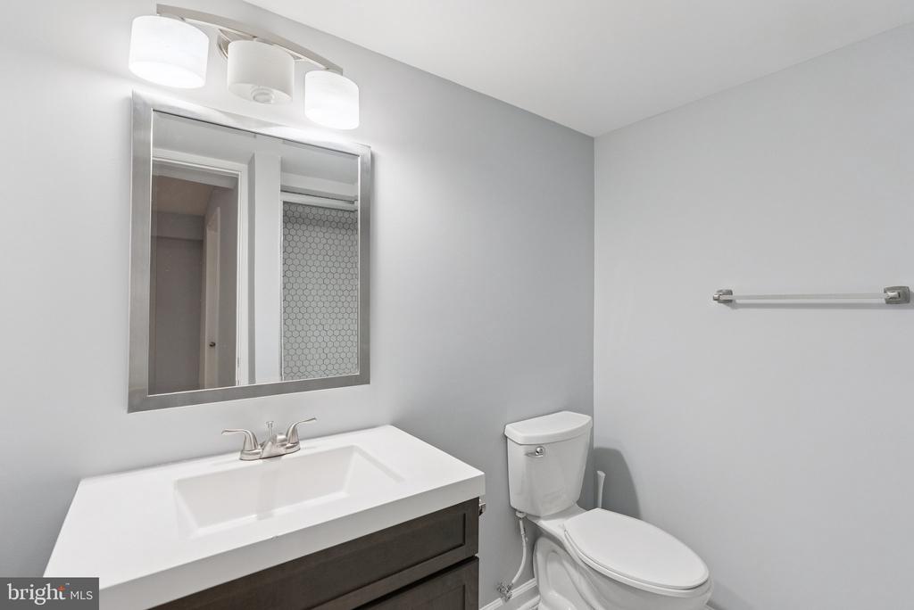 5402 LOGGERHEAD PLACE