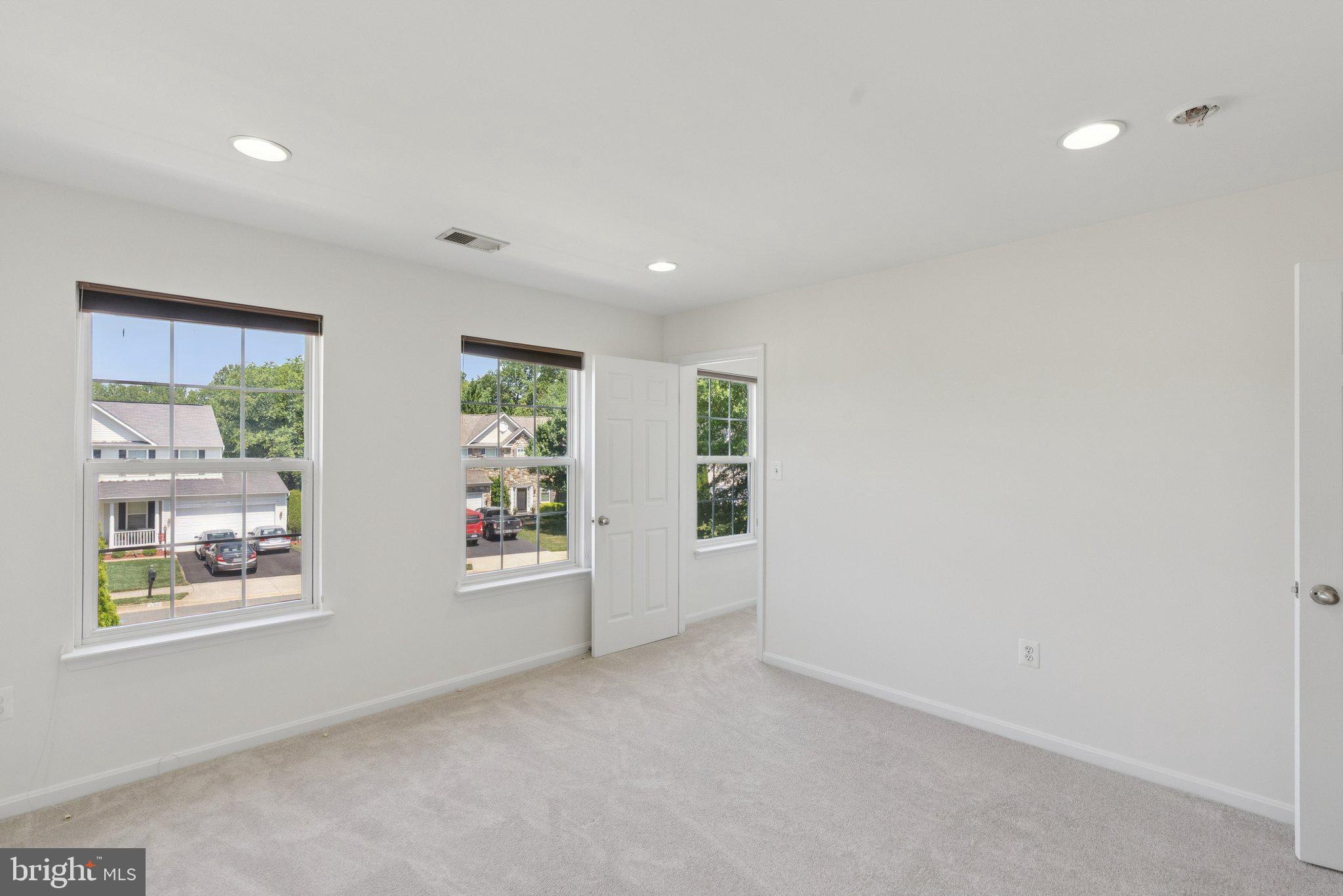 5402 LOGGERHEAD PLACE