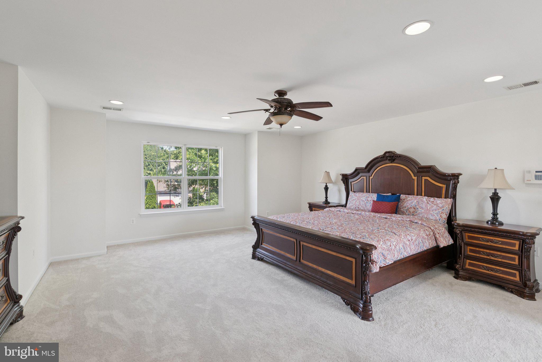 5402 LOGGERHEAD PLACE