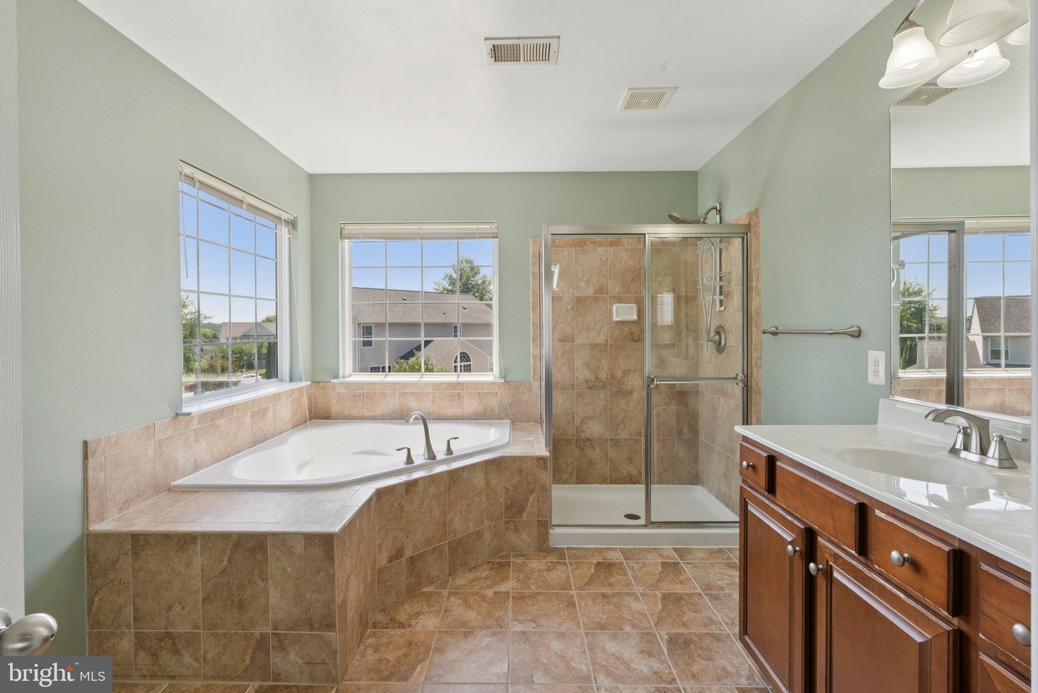 5402 LOGGERHEAD PLACE