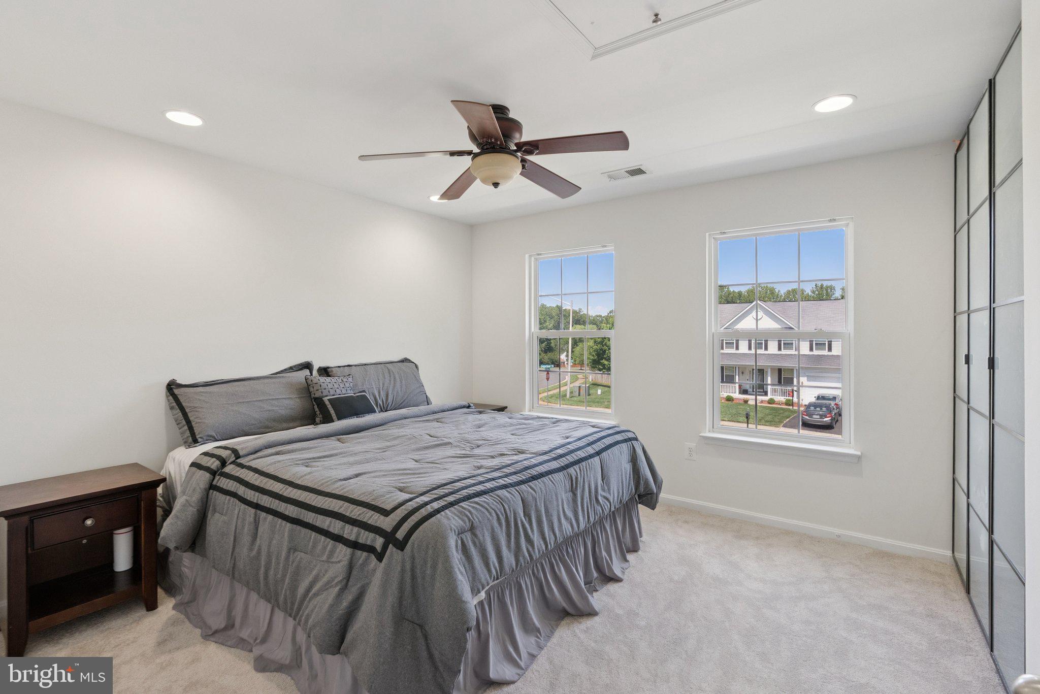 5402 LOGGERHEAD PLACE