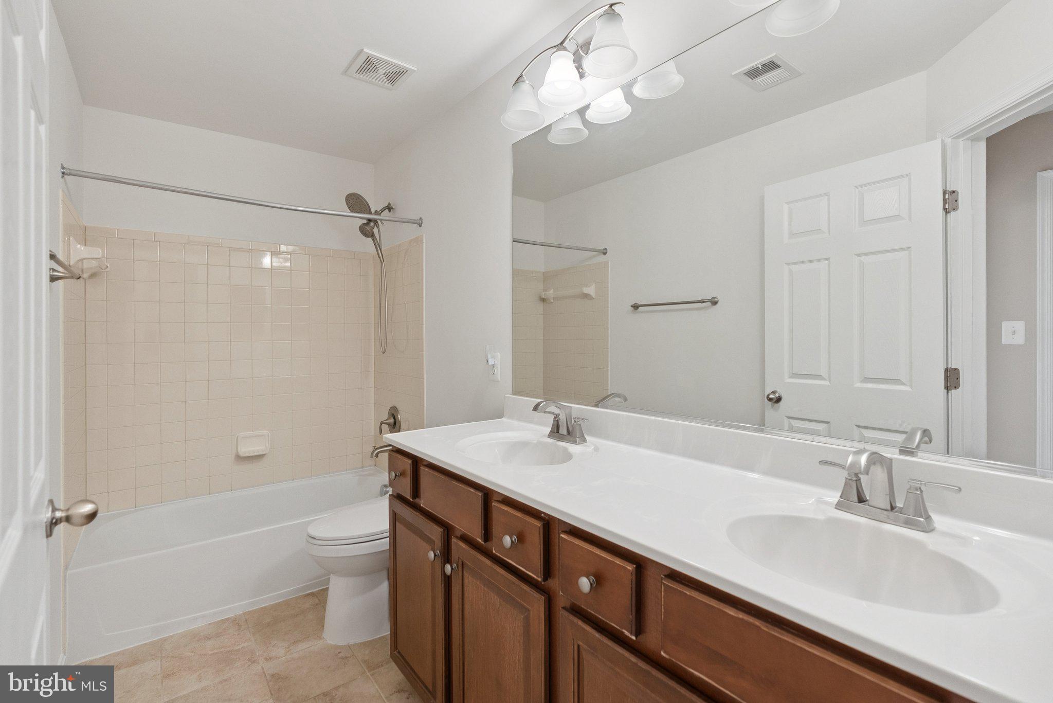 5402 LOGGERHEAD PLACE