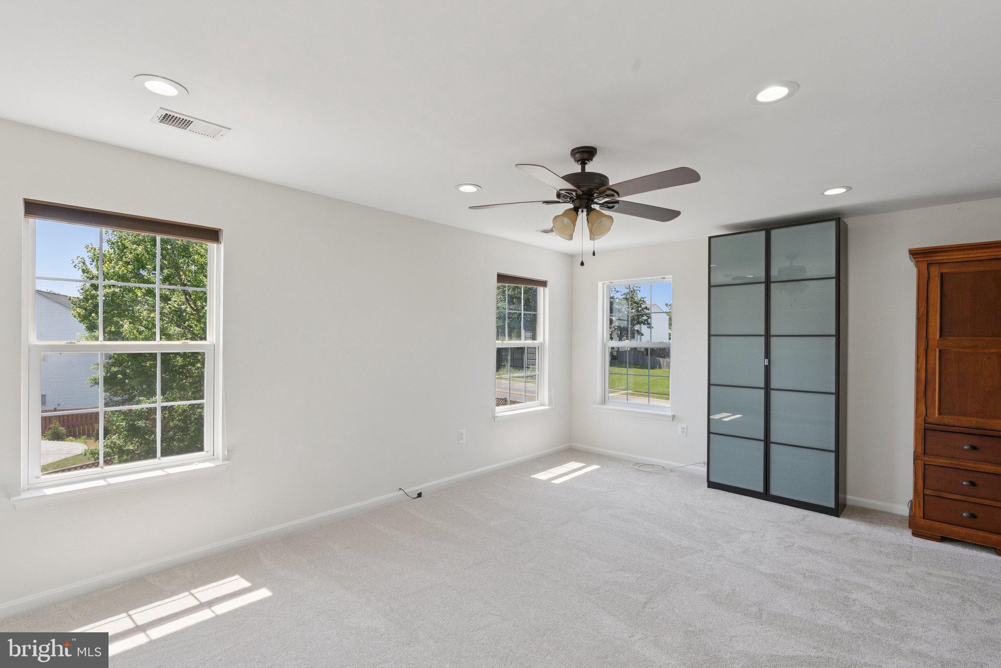 5402 LOGGERHEAD PLACE