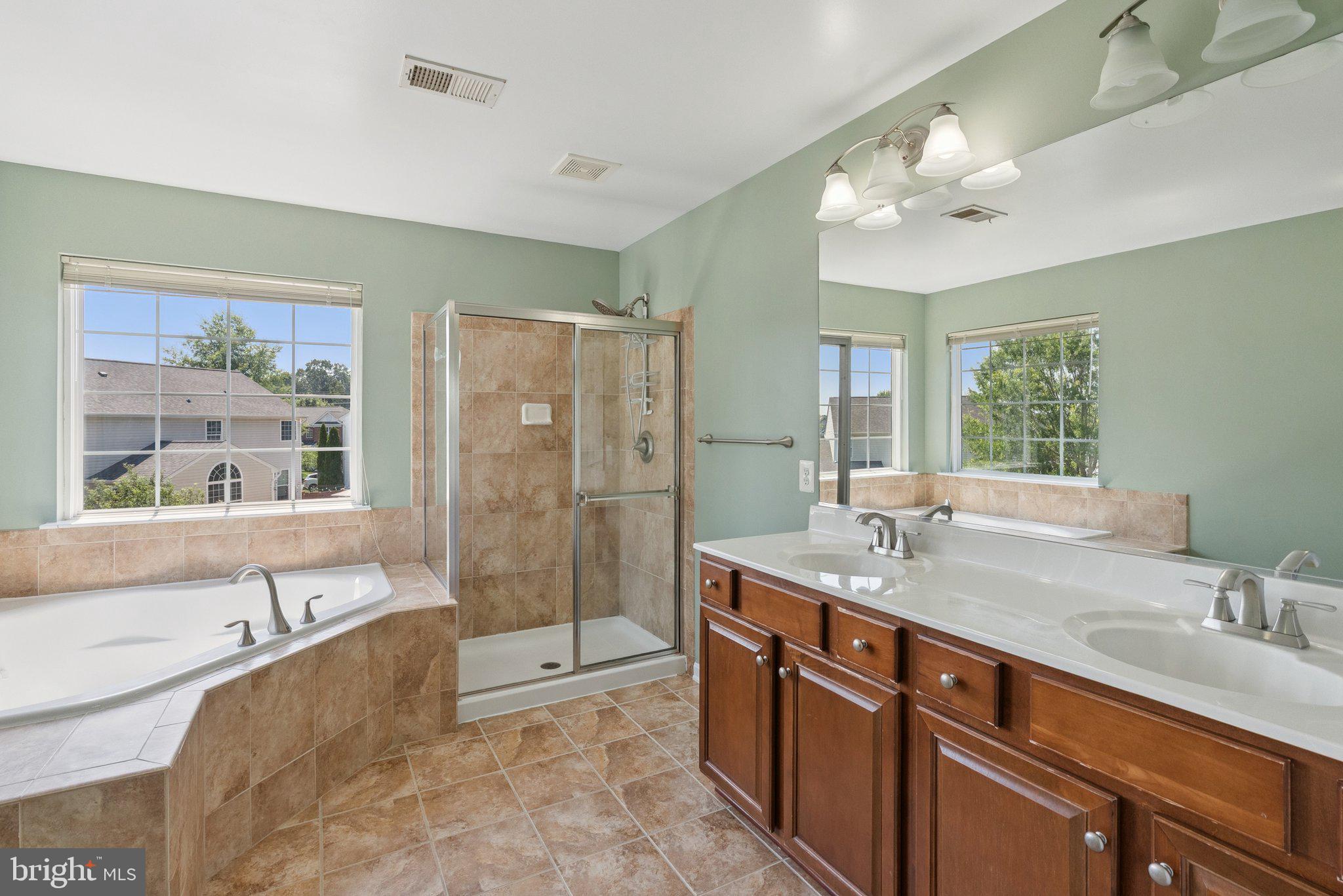 5402 LOGGERHEAD PLACE