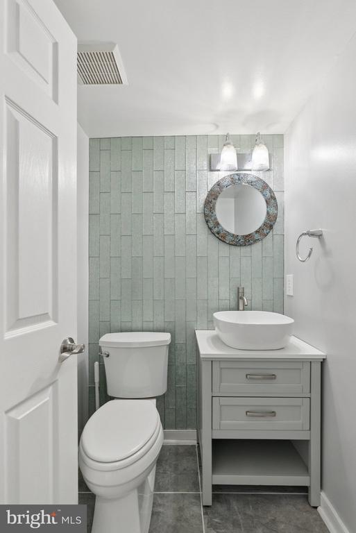 3483 MADELYN COURT