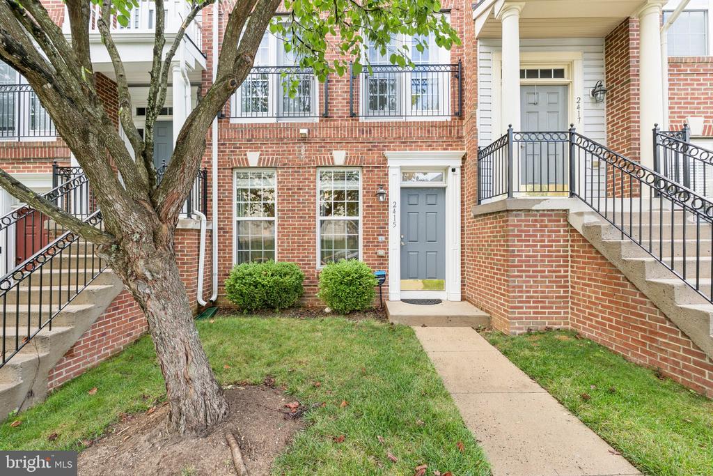 2415 RAINSWOOD LANE