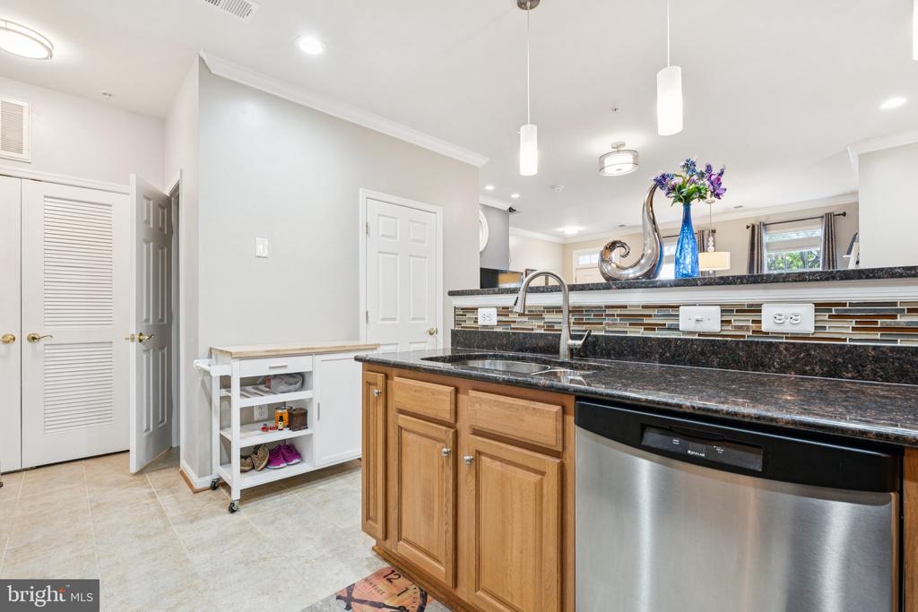 2415 RAINSWOOD LANE