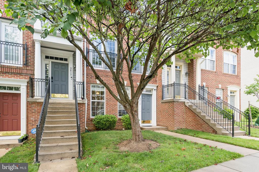2415 RAINSWOOD LANE