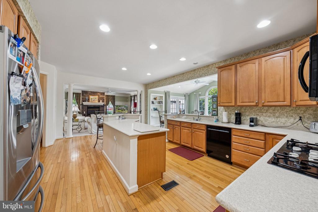 1719 WORTHY COURT