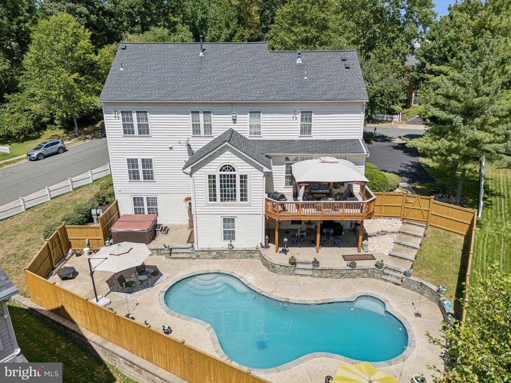 1719 WORTHY COURT