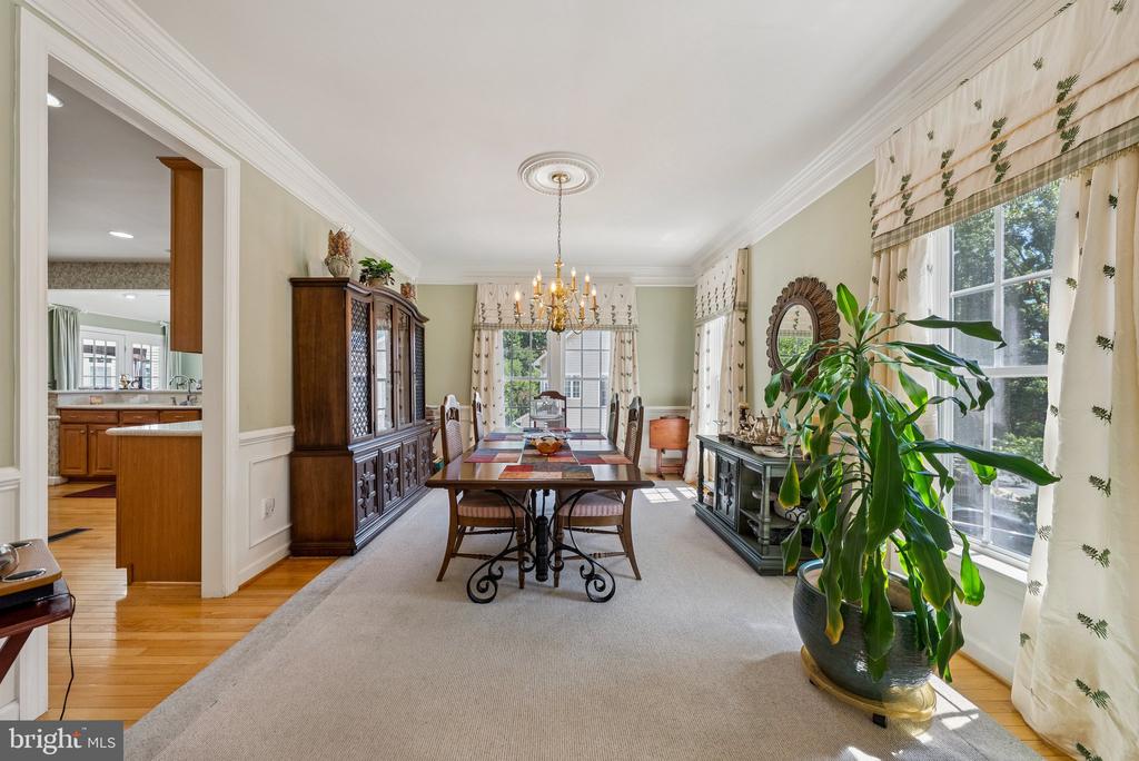 1719 WORTHY COURT
