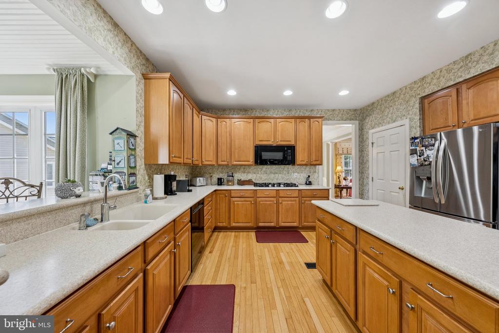 1719 WORTHY COURT
