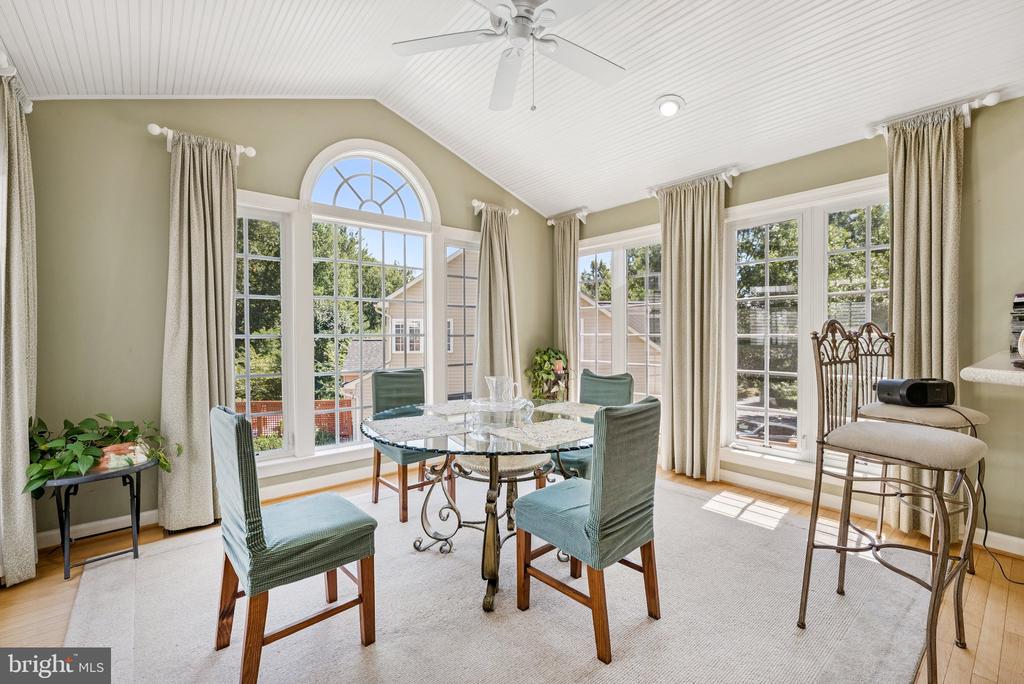 1719 WORTHY COURT