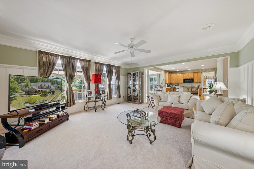 1719 WORTHY COURT