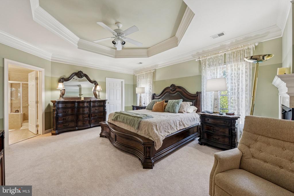 1719 WORTHY COURT