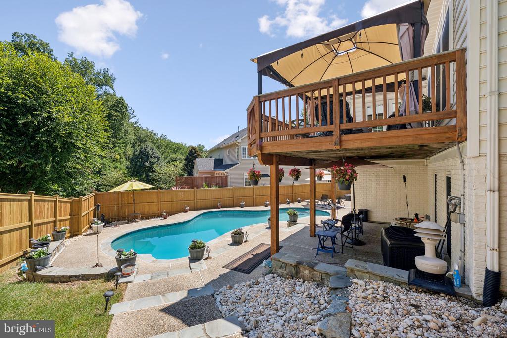 1719 WORTHY COURT