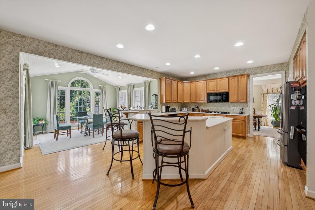 1719 WORTHY COURT